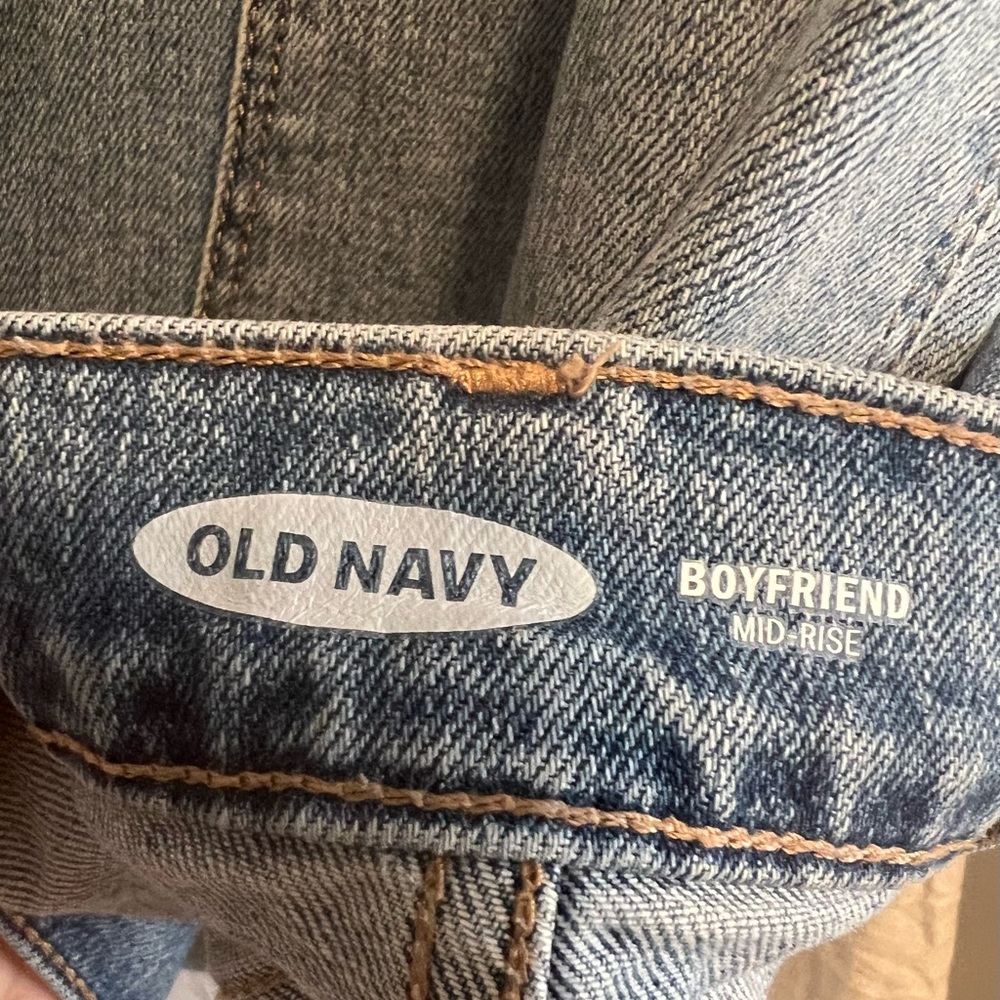 Old Navy boyfriend mid-rise jeans - Picture 4 of 6